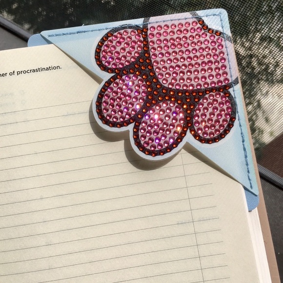 Hand Crafted Accessories - Diamond Art Paw Print Corner Bookmark, Neutral, Sparkly, Bling (PINK/BROWN)